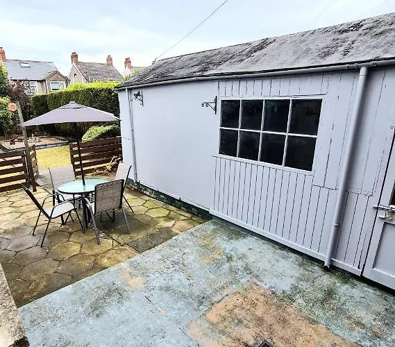 Modern 3 Bedroom House Close To The City Centre