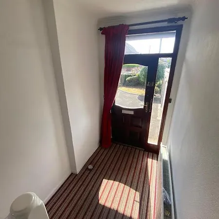Modern 3 Bedroom House Close To The City Centre Belfast Exterior photo