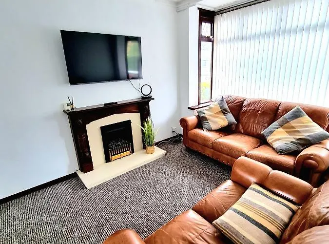 Modern 3 Bedroom House Close To The City Centre