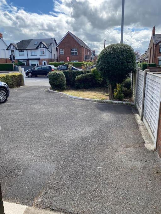 Modern 3 Bedroom House Close To The Centre * Belfast