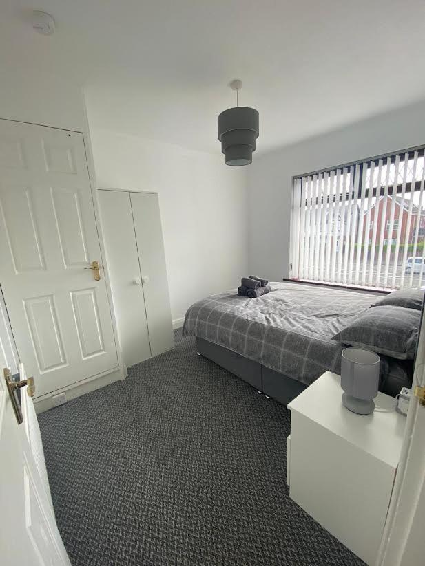 Modern 3 Bedroom House Close To The Centre * Belfast