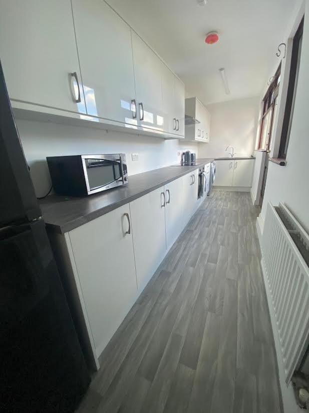 Modern 3 Bedroom House Close To The Centre Apartment Belfast