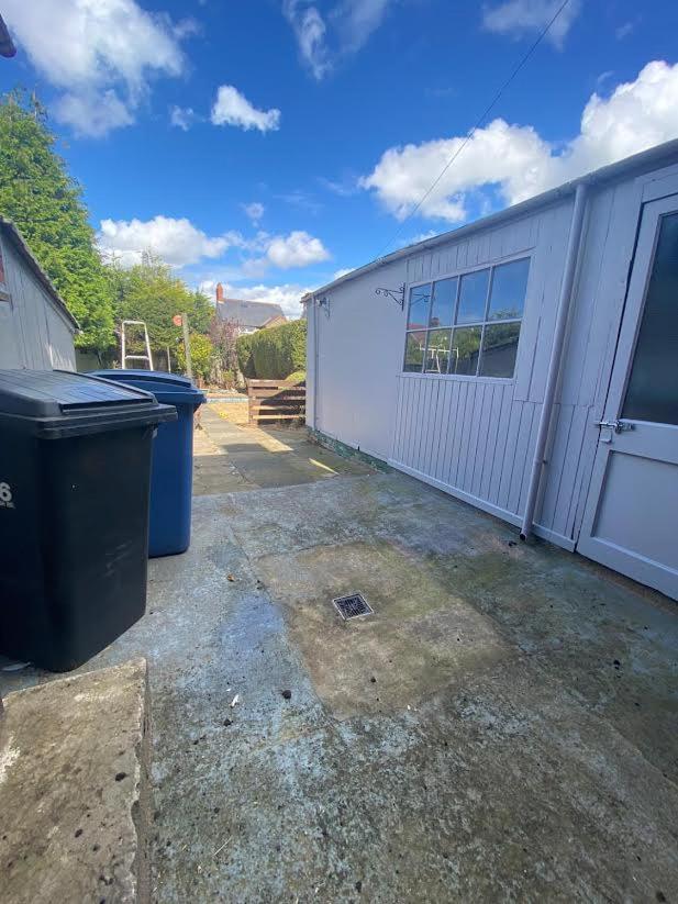Apartment Modern 3 Bedroom House Close To The Centre