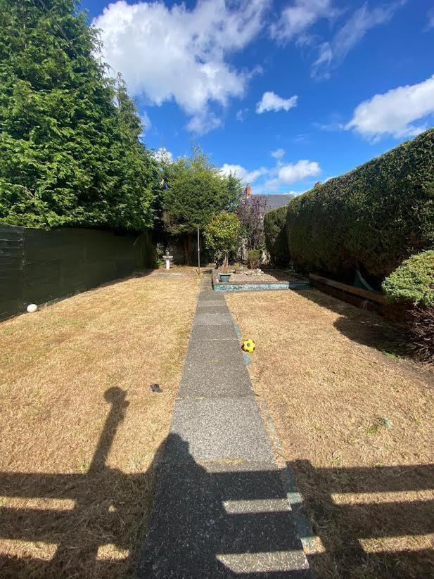 Apartment Modern 3 Bedroom House Close To The Centre