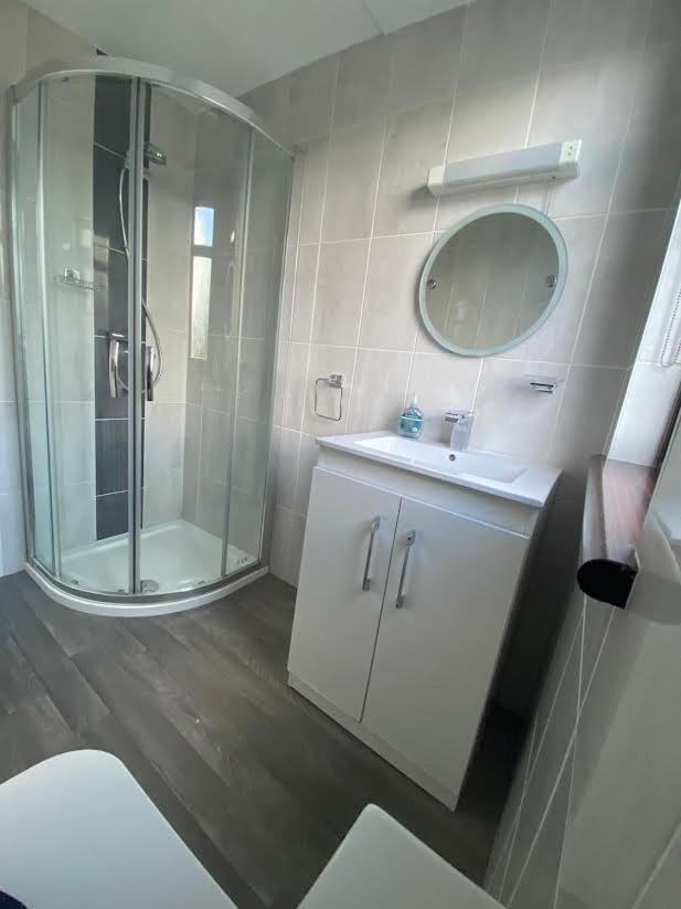 Modern 3 Bedroom House Close To The Centre * Belfast