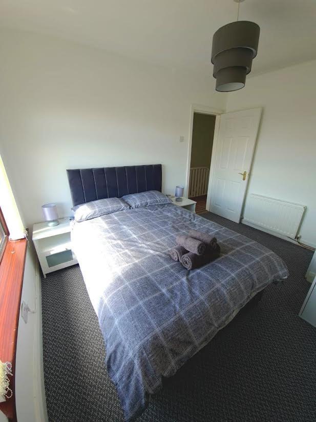 Modern 3 Bedroom House Close To The Centre Apartment