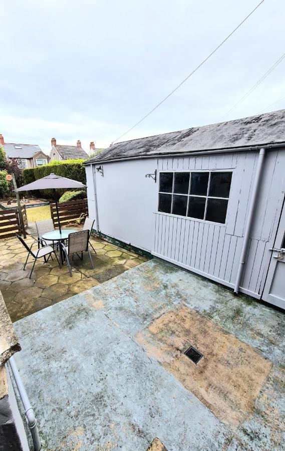 Modern 3 Bedroom House Close To The Centre Apartment *